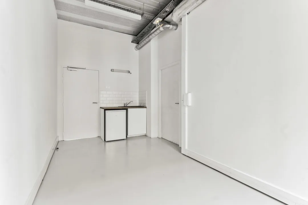Central Showroom - Photo 6