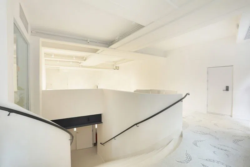L'After Show Showroom - Photo 2