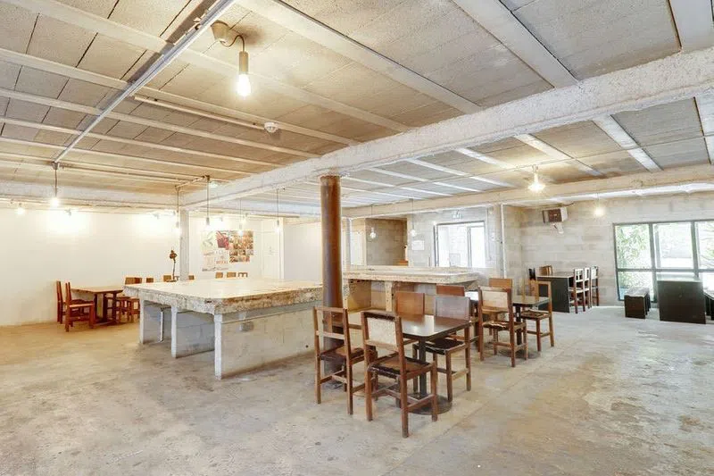 L'Under - Photo 4