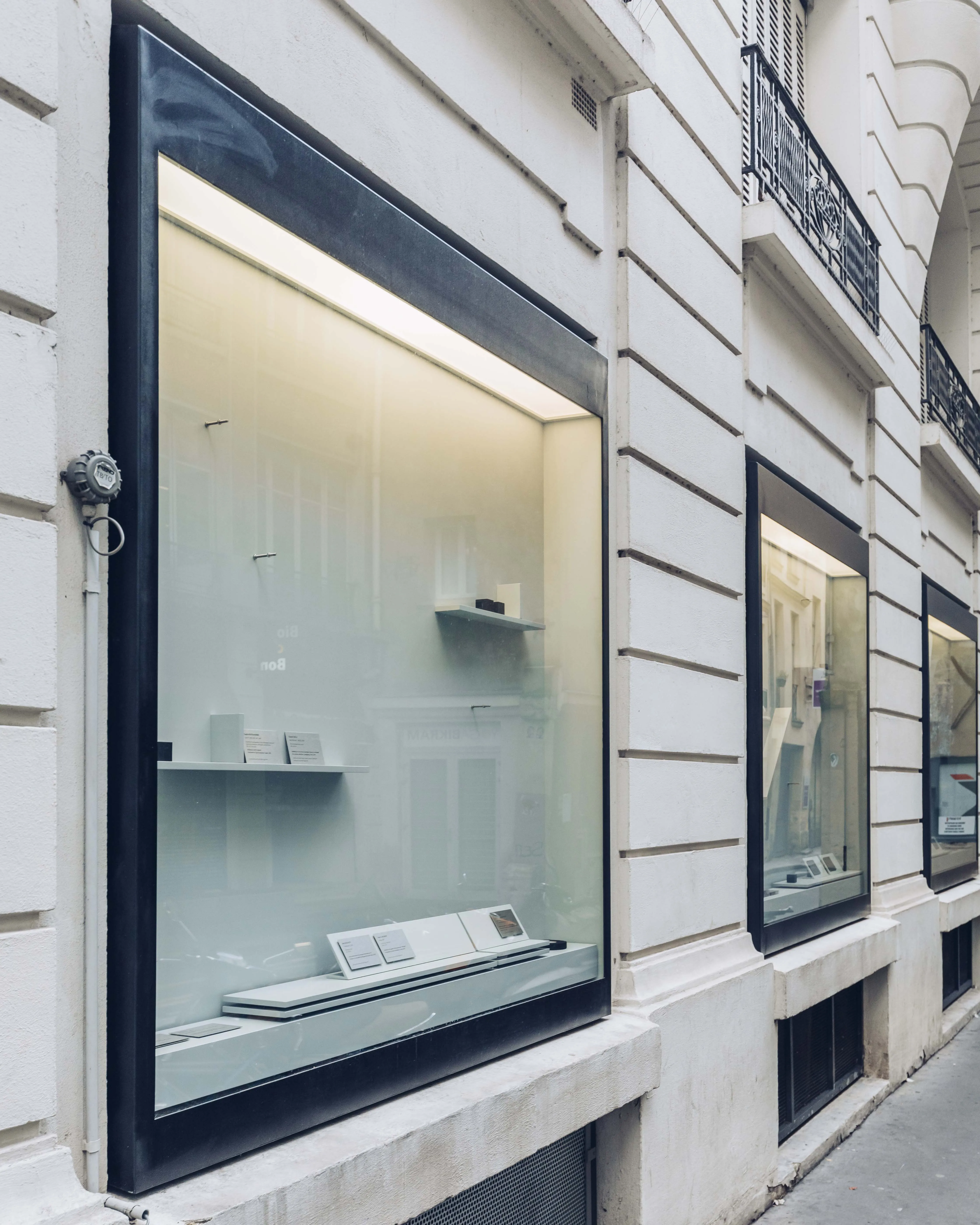 Pop Up Showroom - Photo 8