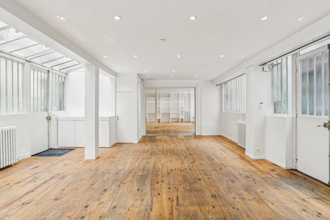 Secret Showroom - Photo 3