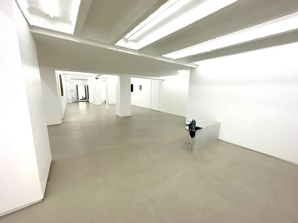 Showroom 170 - Photo 2