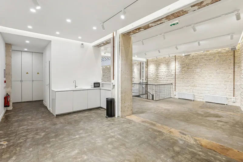 Showroom 23 - Photo 5