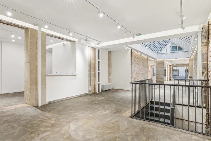 Showroom 23 - Photo 6