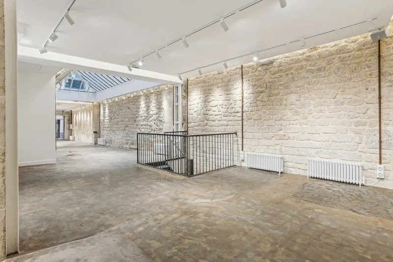 Showroom 23 - Photo 7