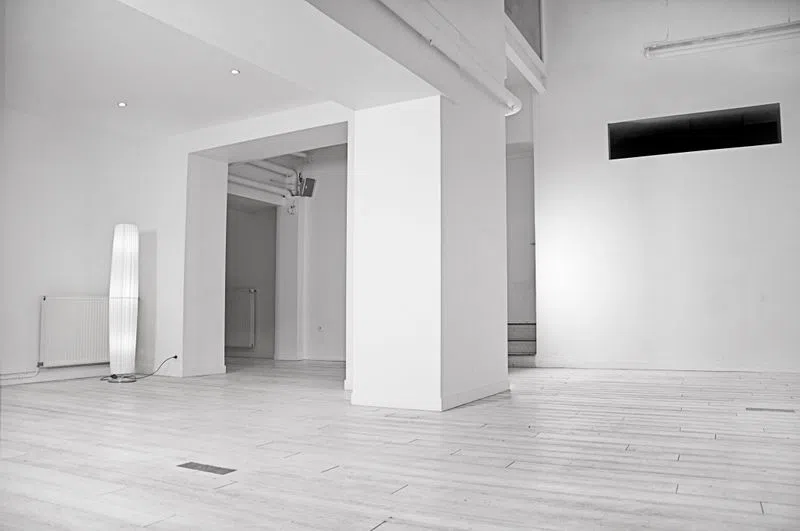 Showroom Angel - Photo 2