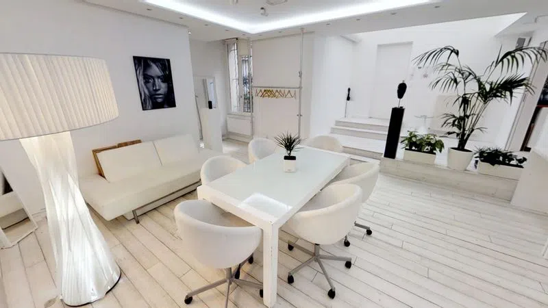 Showroom Angel - Photo 5