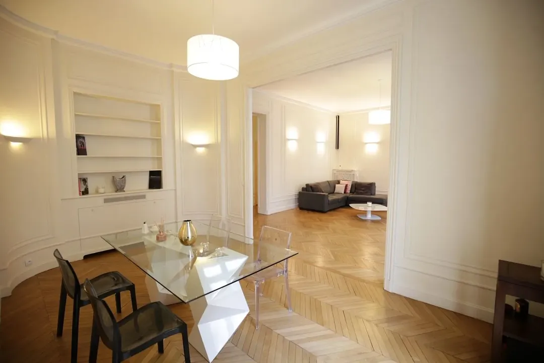 Showroom BS - Photo 3