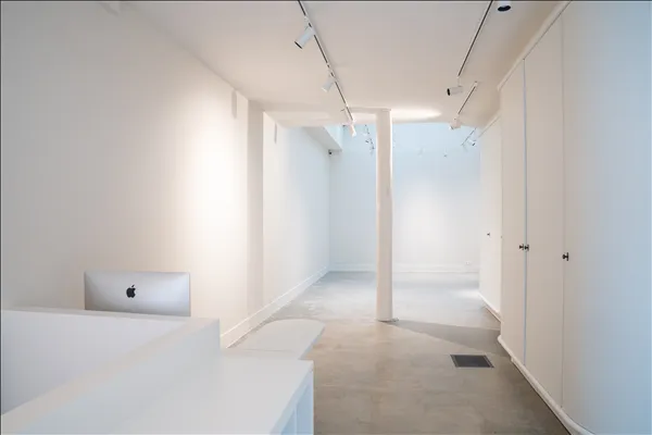 Showroom C - Photo 2