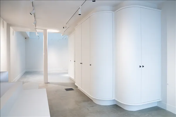 Showroom C - Photo 3