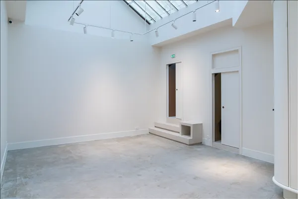 Showroom C - Photo 4