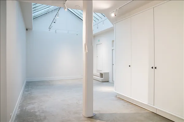 Showroom C - Photo 6