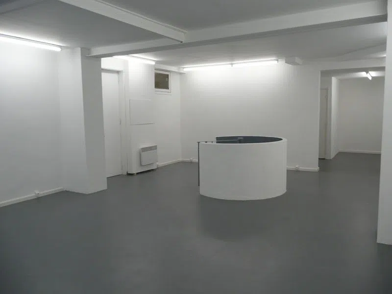 Showroom Commines - Photo 2