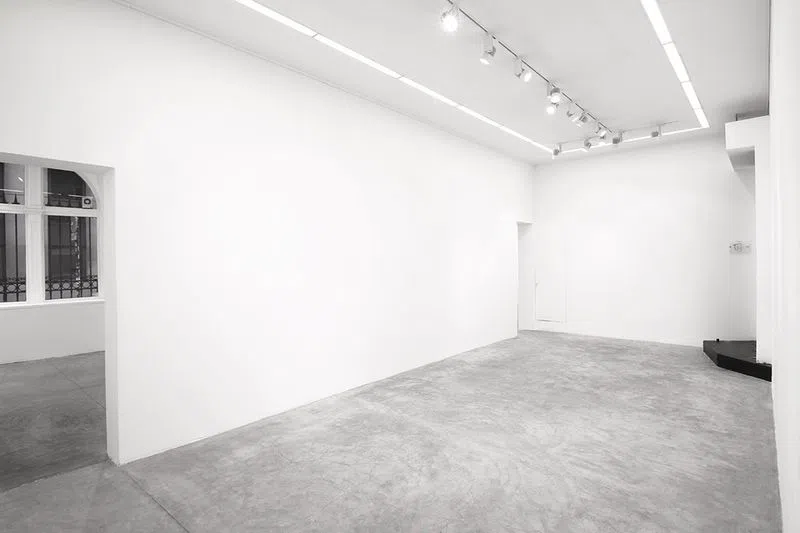 Showroom F - Photo 6