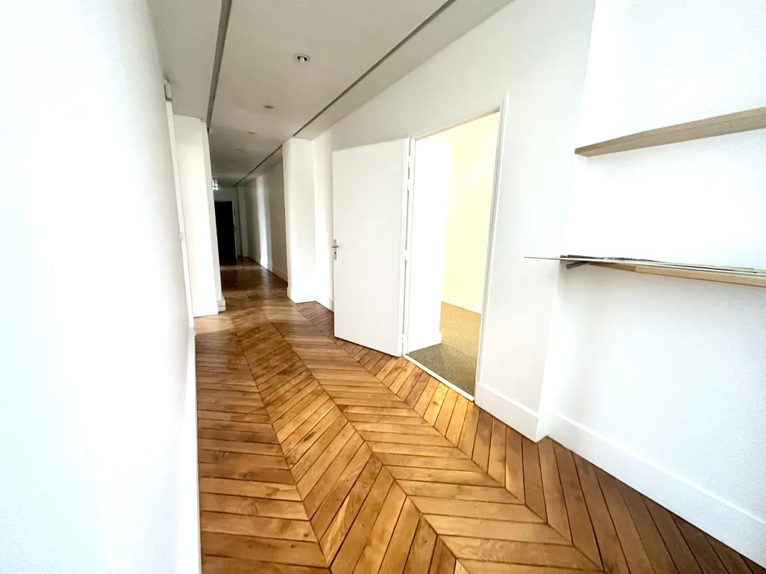 Showroom Haussmann - Photo 2