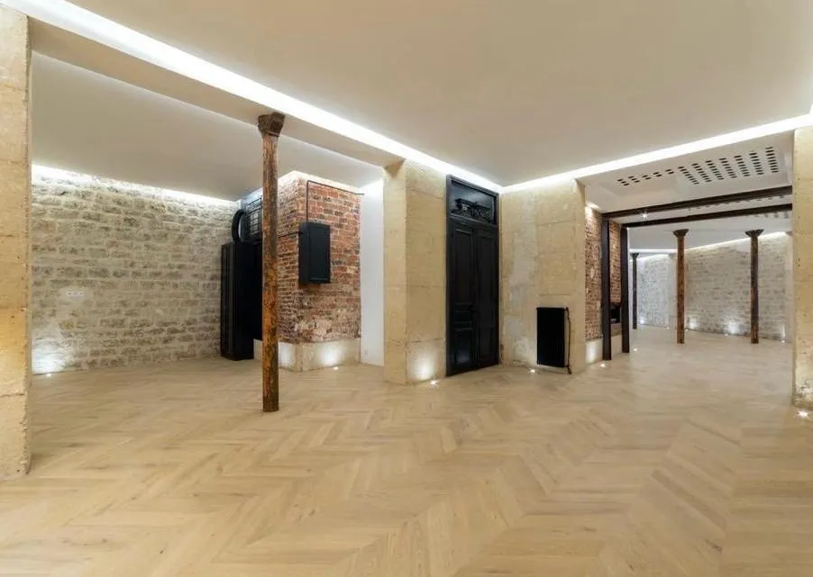 Showroom Henry