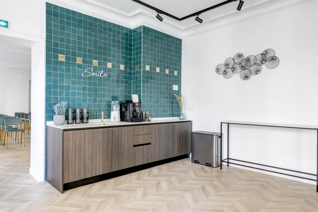 Showroom L2 - Photo 8
