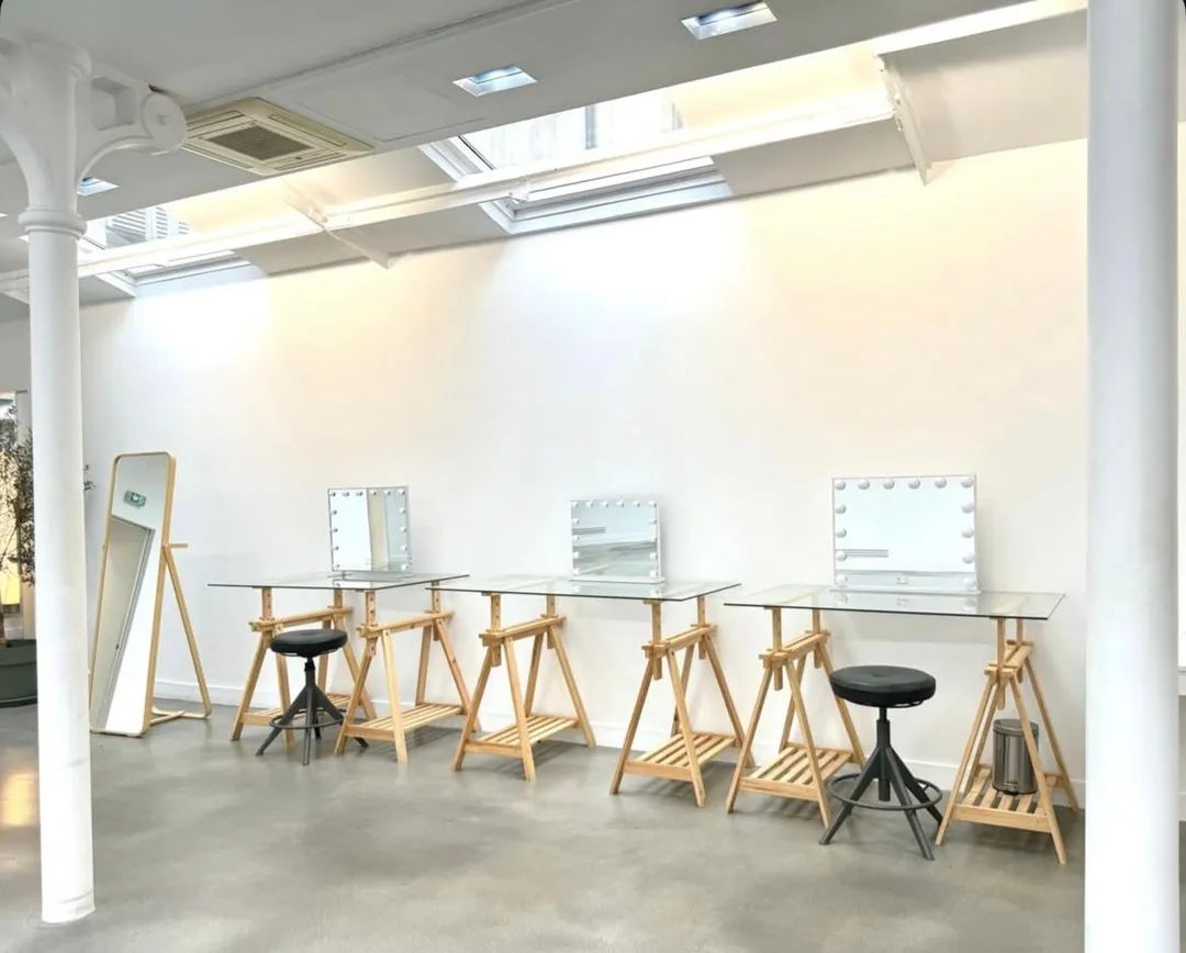 Showroom Light - Photo 6