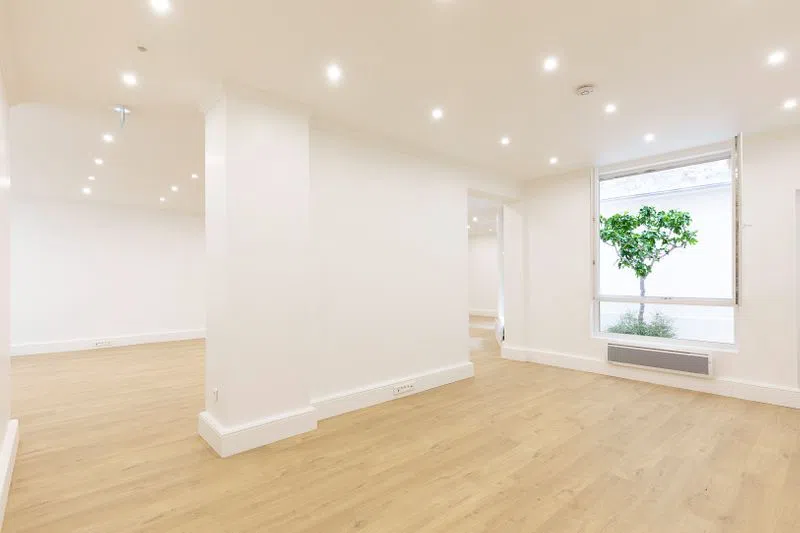 Showroom Renaissance - Photo 2