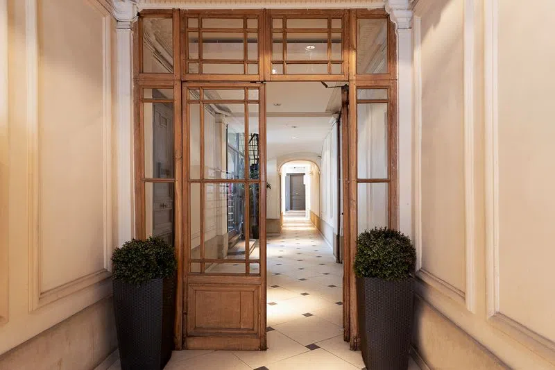 Showroom Renaissance - Photo 3