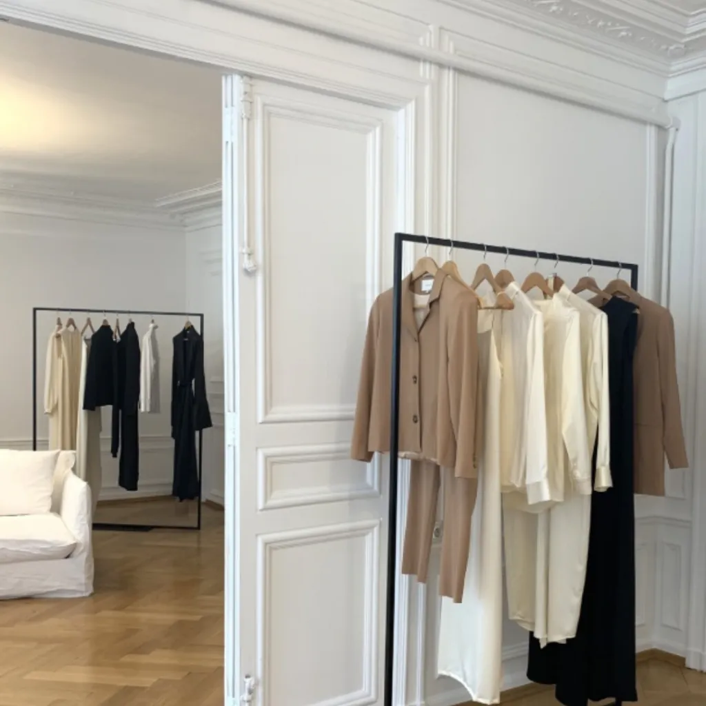 Showroom Square - Photo 5