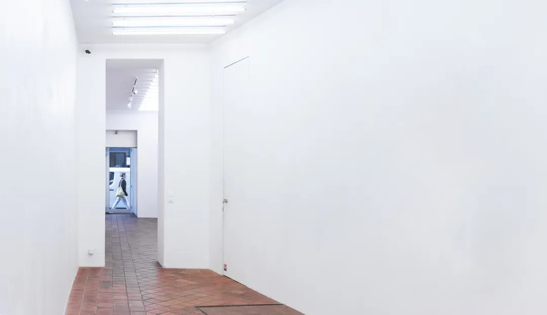 Showroom T - Photo 8