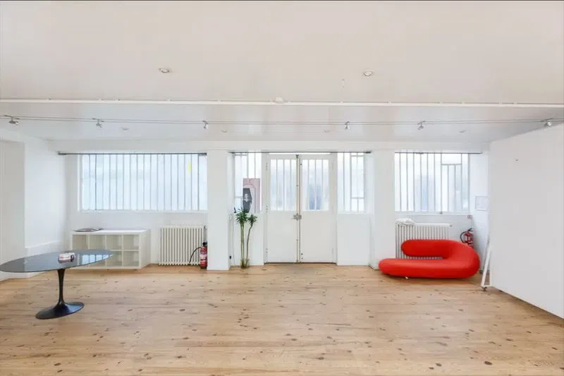 Showroom Thouars - Photo 4