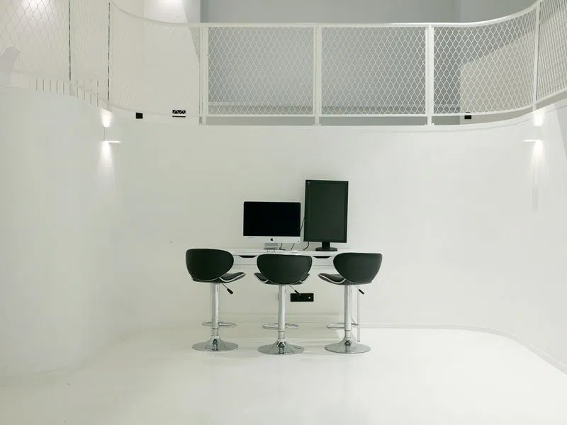Studio 10 - Photo 6