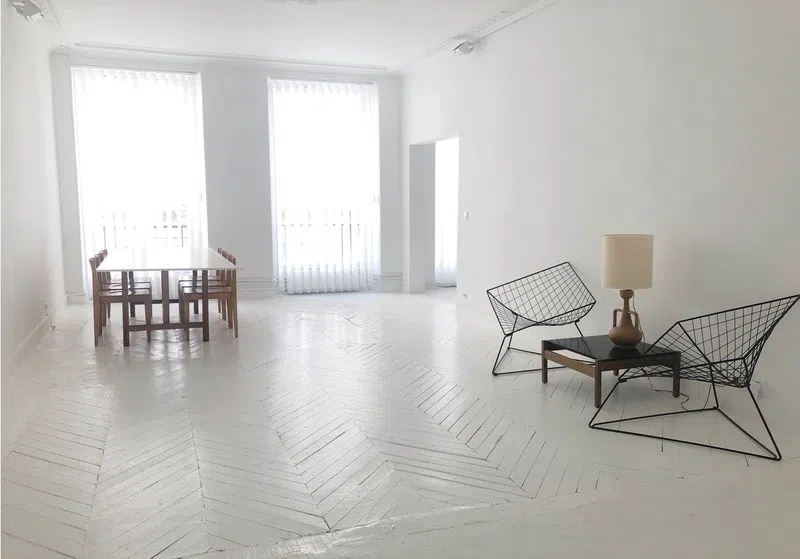 The Cosy White Showroom - Photo 4